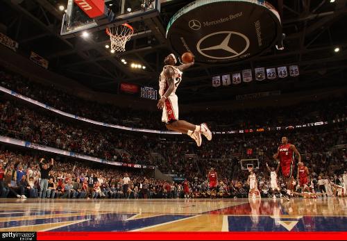 张玉宁在近 张玉宁在近